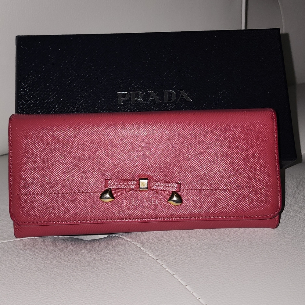 PRADA Women's wallet